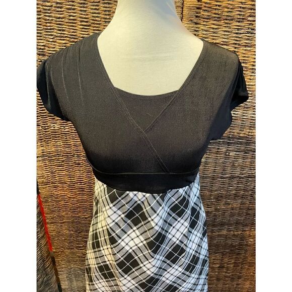 La Belle Girls Dress 16 - Picture 4 of 8